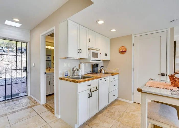 Apartment Hike & Explore Dtwn Tucson! Relaxing Solo Escape Tucson