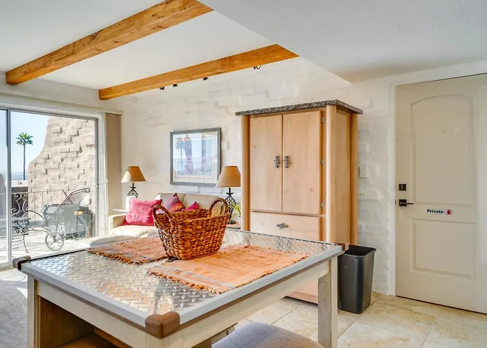 Apartment Hike & Explore Dtwn Tucson! Relaxing Solo Escape