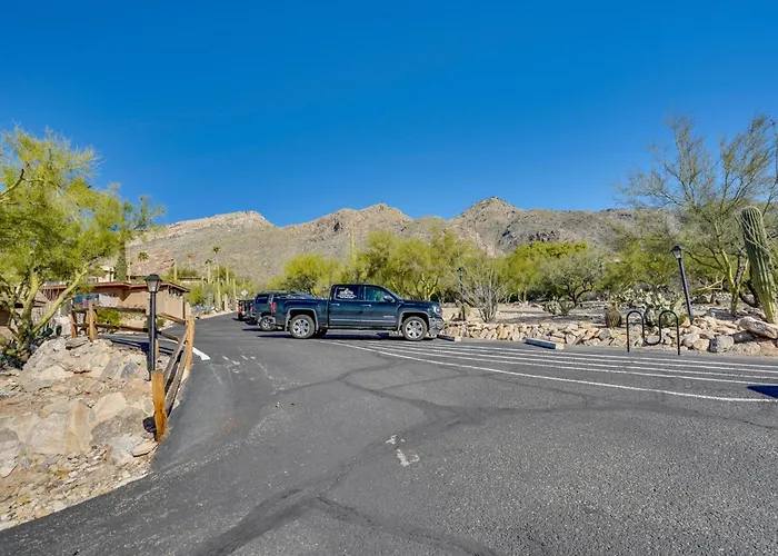 Hike & Explore Dtwn Tucson! Relaxing Solo Escape *
